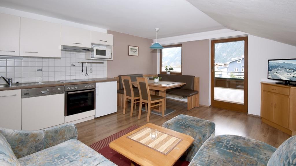 Landhaus Tyrol Mayrhofen Δωμάτιο φωτογραφία